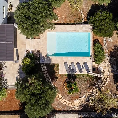 Opale Con Piscina By Wonderful Italy